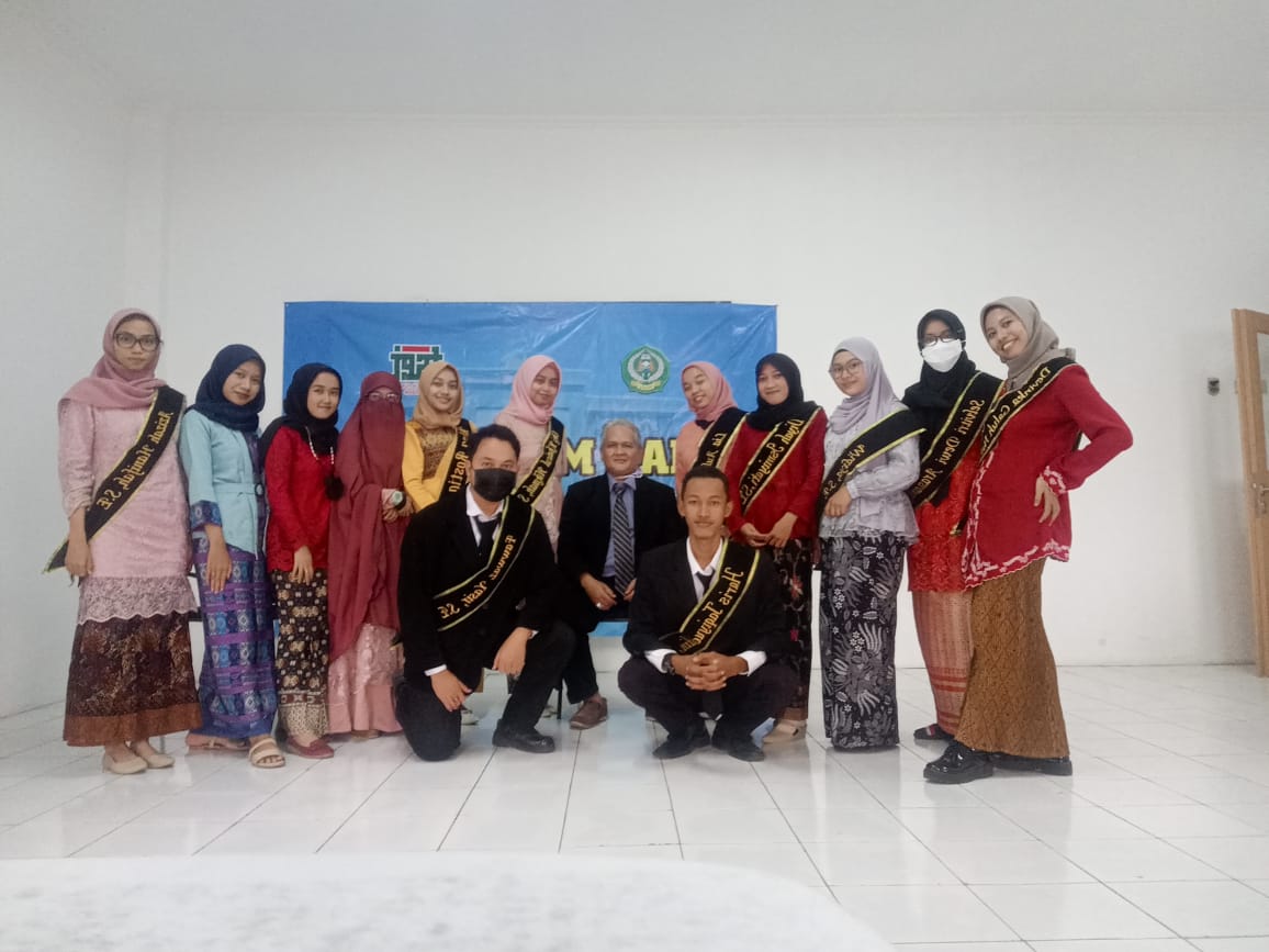 Foto Bersama Sebelum Sidang Skripsi Jurusan Ekonomi Syariah
