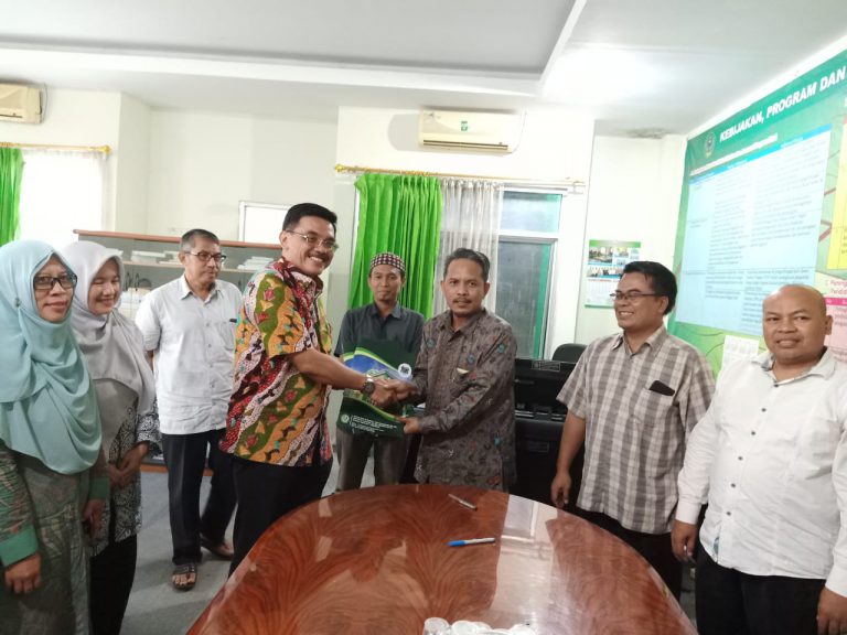 MOU FAKULTAS SYARIAH DAN EKONOMI ISLAM IAIN SYEKH NURJATI CIREBON DENGAN DINAS SOSIAL, PEMBERDAYAAN PEREMPUAN DAN ANAK KOTA CIREBON