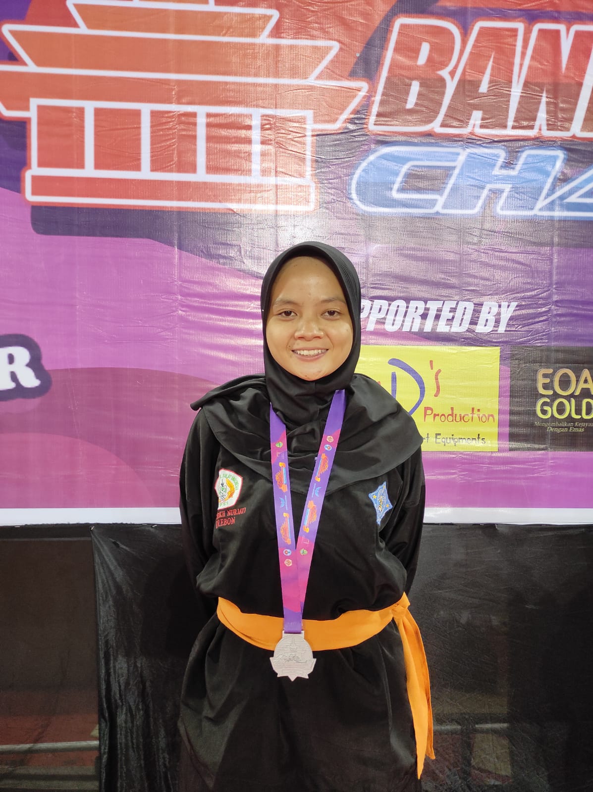HEBAT, MAHASISWI JURUSAN EKONOMI SYARIAH MERAIH JUARA II TANDING PUTRI PADA LOMBA KEJUARAN NASIONAL OPEN TOURNAMENT PENCAK SILAT