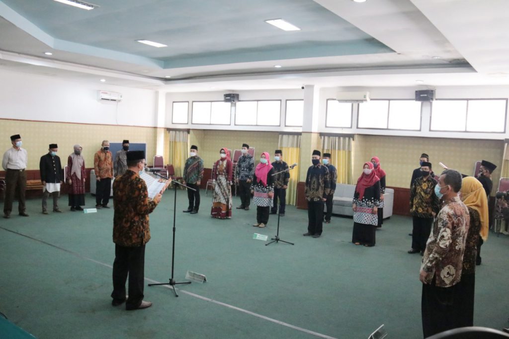 PELANTIKAN DAN PENGAMBILAN SUMPAH PEJABAT JFT FAKULTAS SYARIAH DAN EKONOMI ISLAM IAIN SYEKH NURJATI CIREBON